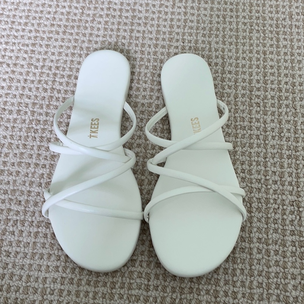TKEES SANDALS